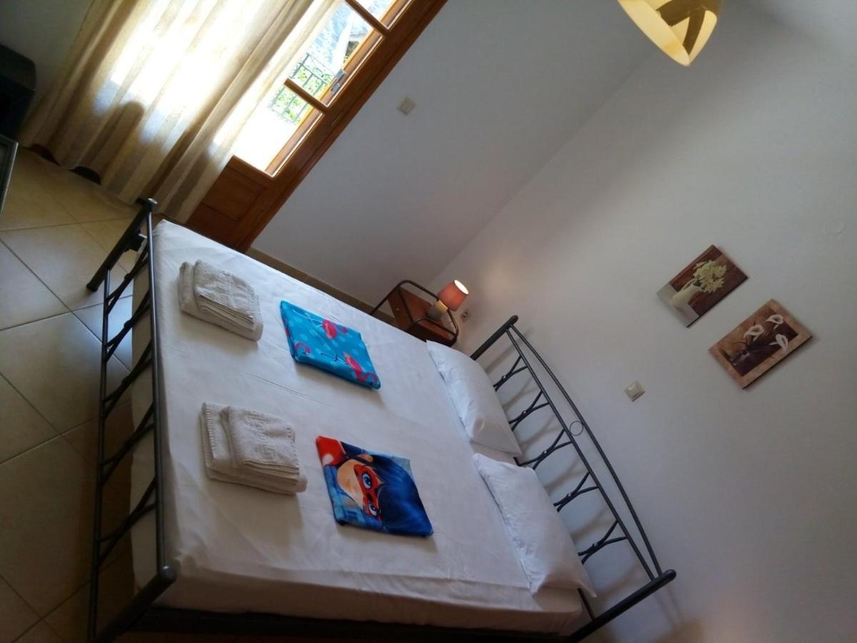 Delicatessen House Apartment Leonidio Ngoại thất bức ảnh