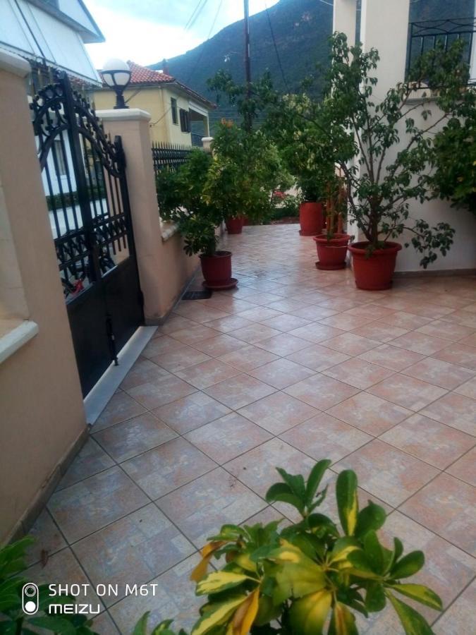 Delicatessen House Apartment Leonidio Ngoại thất bức ảnh